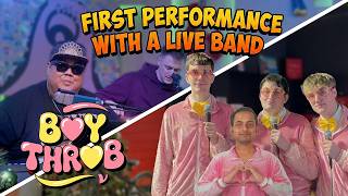 Viral Sensation Boy Throb Performs “Finger” LIVE With Sunny and The Black Pack
Live from Howie Mandels studio, Boy Throb performs their new single Finger with Sunny and The Black Pack!
This is a brand new arrangement performed on the spot. No rehearsal, no warmups, just straight jamming.
Watch Boy Throbs full interview on @HowieMandelDoesStuff
INSTAGRAM: https://www.instagram.com/blackmediapresents
TWITCH: https://www.twitch.tv/blackmediapresents
FACEBOOK: https://www.facebook.com/sunnyandtheblackpack
TIKTOK: https://www.tiktok.com/@blackmediapresents
SPOTIFY: https://open.spotify.com/artist/01uFmntCHwOW438t7enYOO?si=Z5yWVsasRT2BUOqF6JdZ-w
DISCORD: https://discord.gg/blackmedia
REDDIT: https://www.reddit.com/user/BlackMediaPresents/
X: https://www.X.com/blackmedia Viral Sensation Boy Throb Performs “Finger” LIVE With Sunny and The Black Pack
