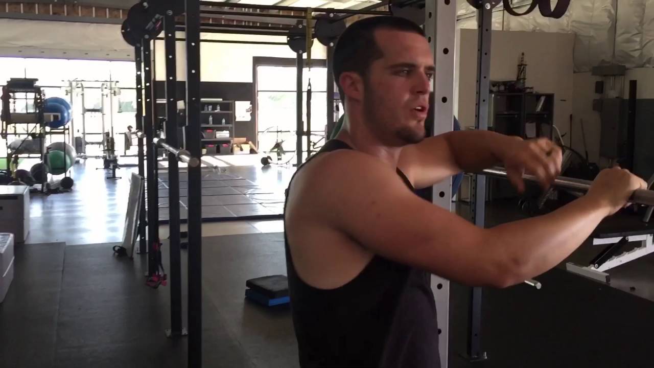 Derek Carr trains both body and mind.