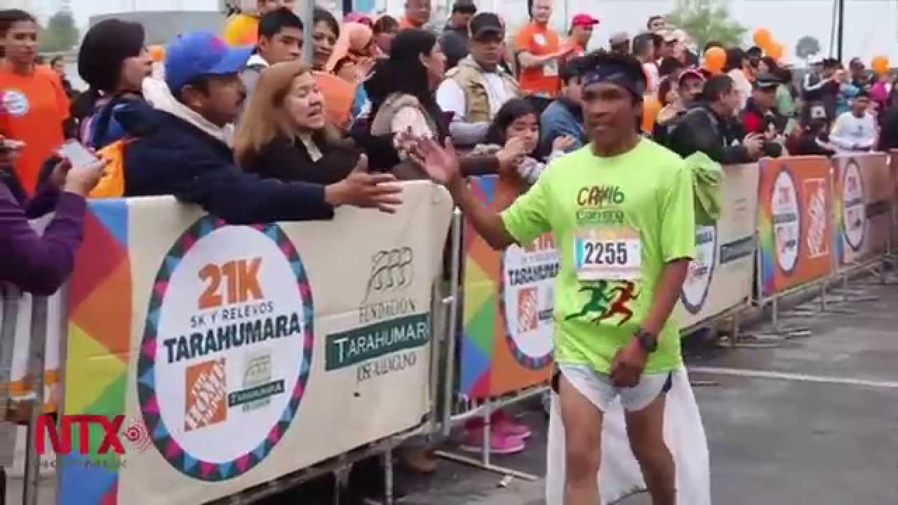Tarahumaras protagonizan medio maratón en San Pedro Garza, Nuevo León -  YouTube