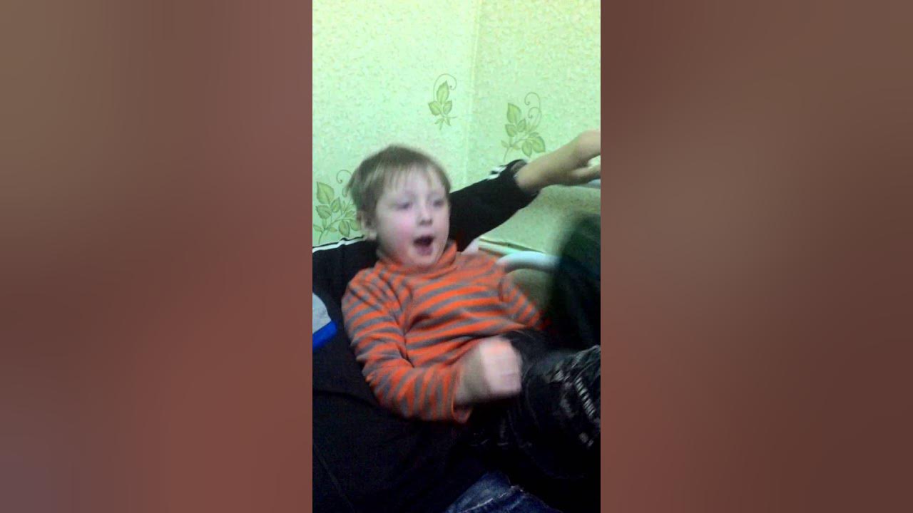 малая жжет. малая жжет. мелкий жжет брат. малая жжет. малой жжет.