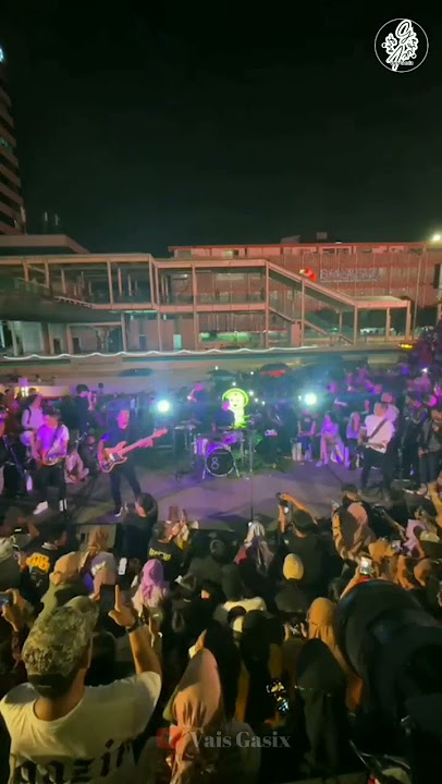 Ungu Band - Jika Itu Yang Terbaik Live Anjungan Sarinah #unguband #pashaungu #endaungu #oncyungu