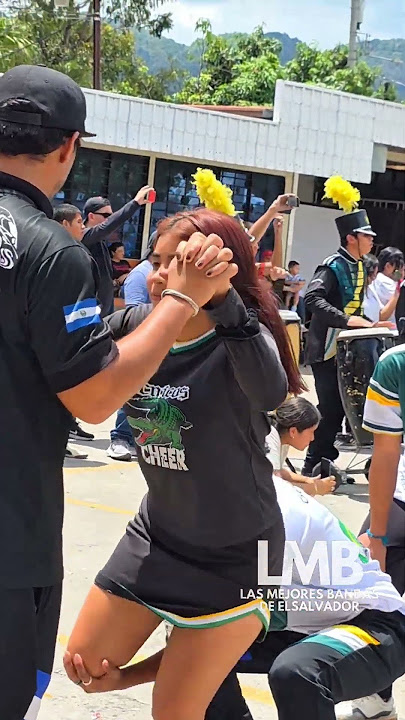 ✨ Cocodrilos Marching Band 🐊#viralvideo #baile #cachiporras #palillonas #cachiporras #elsalvador