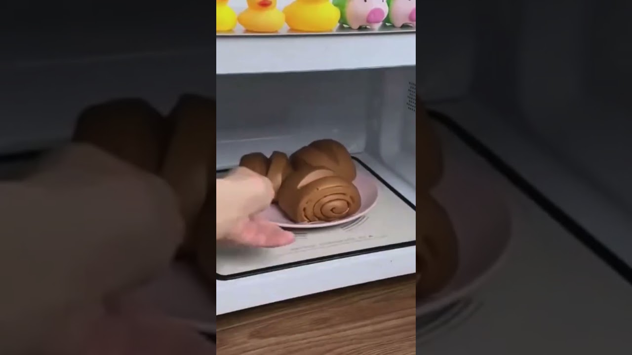 Essential microwave splatter cover for cleaner kitchens 