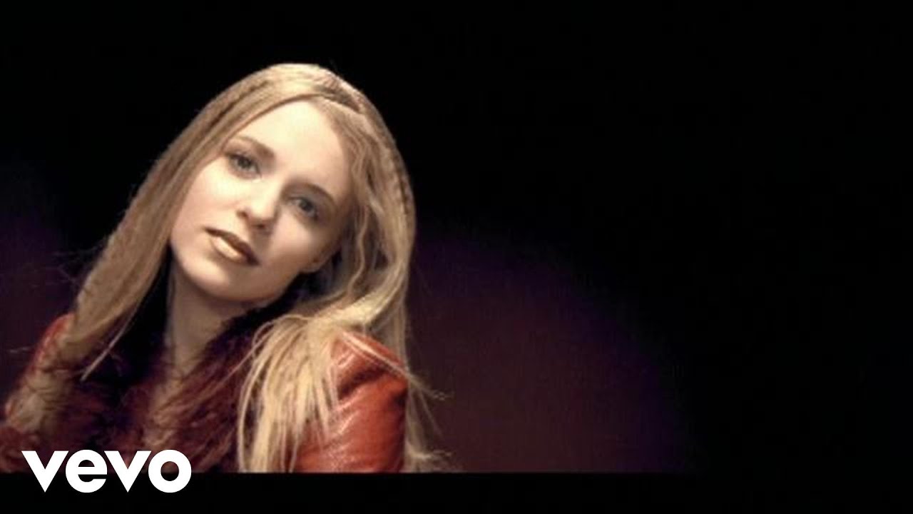 在 YouTube 上观看 Kisha - Love Is Enough (Videoclip) 在 YouTube 上观看 Kisha - Love Is Enough (Videoclip)