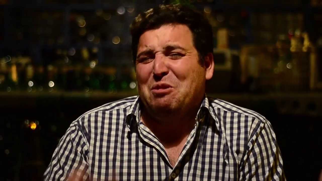 "¡NO ME BAJA!" ¿Qué harías si tu novia te dice que tiene un retraso? | COMEDIA