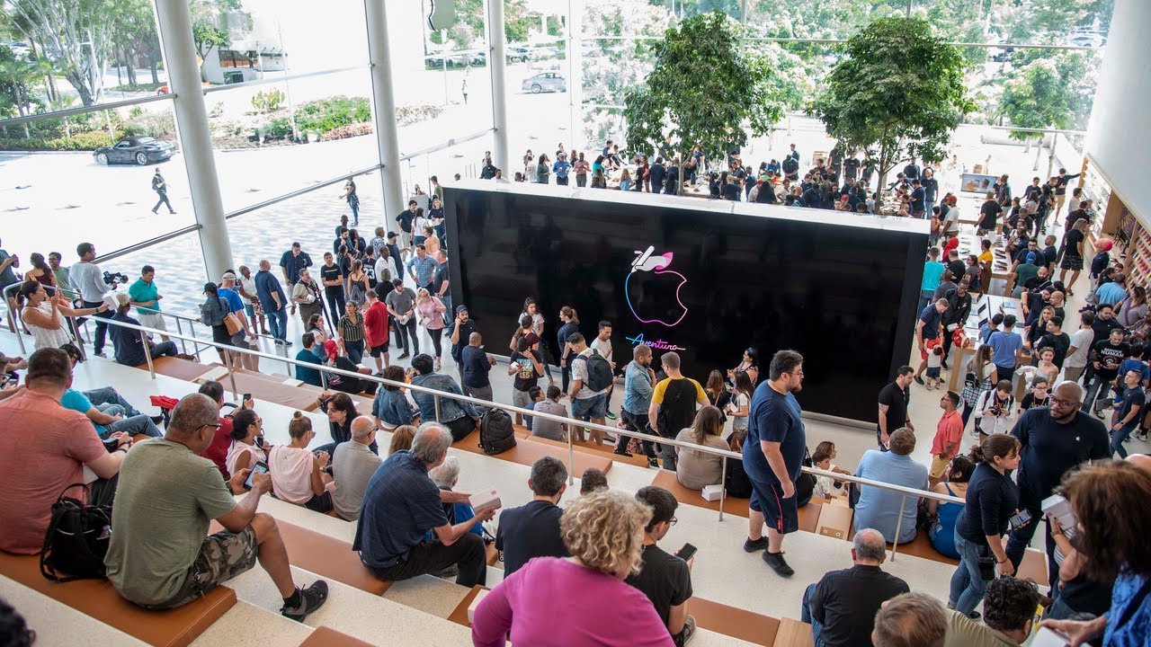 Apple Store In Brandon Florida, I finally made it to the Ap…