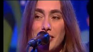 Neeka & Stef Kamil Carlens   Don't Hold Me Back live360p