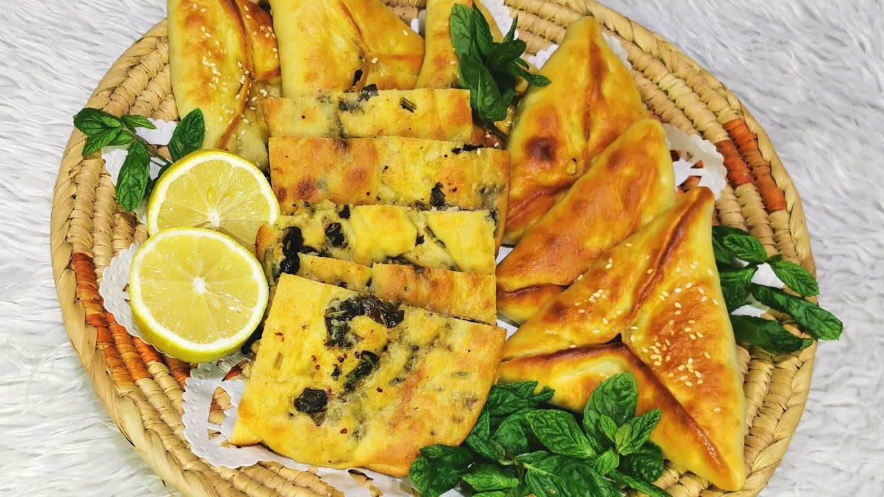 فطاير سبانخ ومطبق السبانخ بعجينة هشة وحشوة ولا أطيب 😋 - Spinach Fatayer #فطاير #yummy
