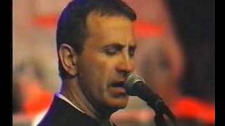 Vignette de la vidéo "Dalaras - Ah helidoni mou (live, 2001)"