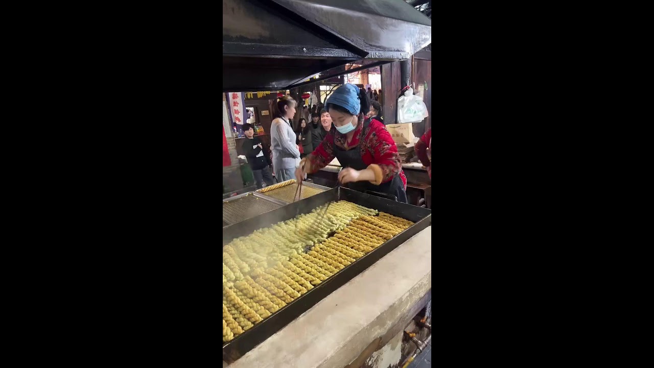 Magical Chinese street food 神奇的中国街头美食  不思議な中国の街グルメ