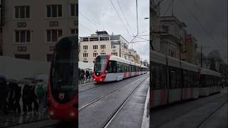 İstanbul Bağcılar - Kabataş Tramvayı Durağa Gelişi .  #train #tcdd #tram #turkey #türkiye .