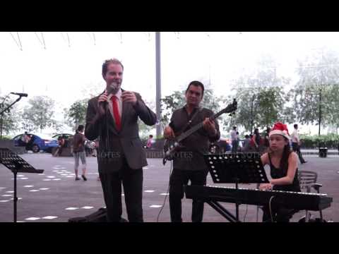 Rob Collins Performs