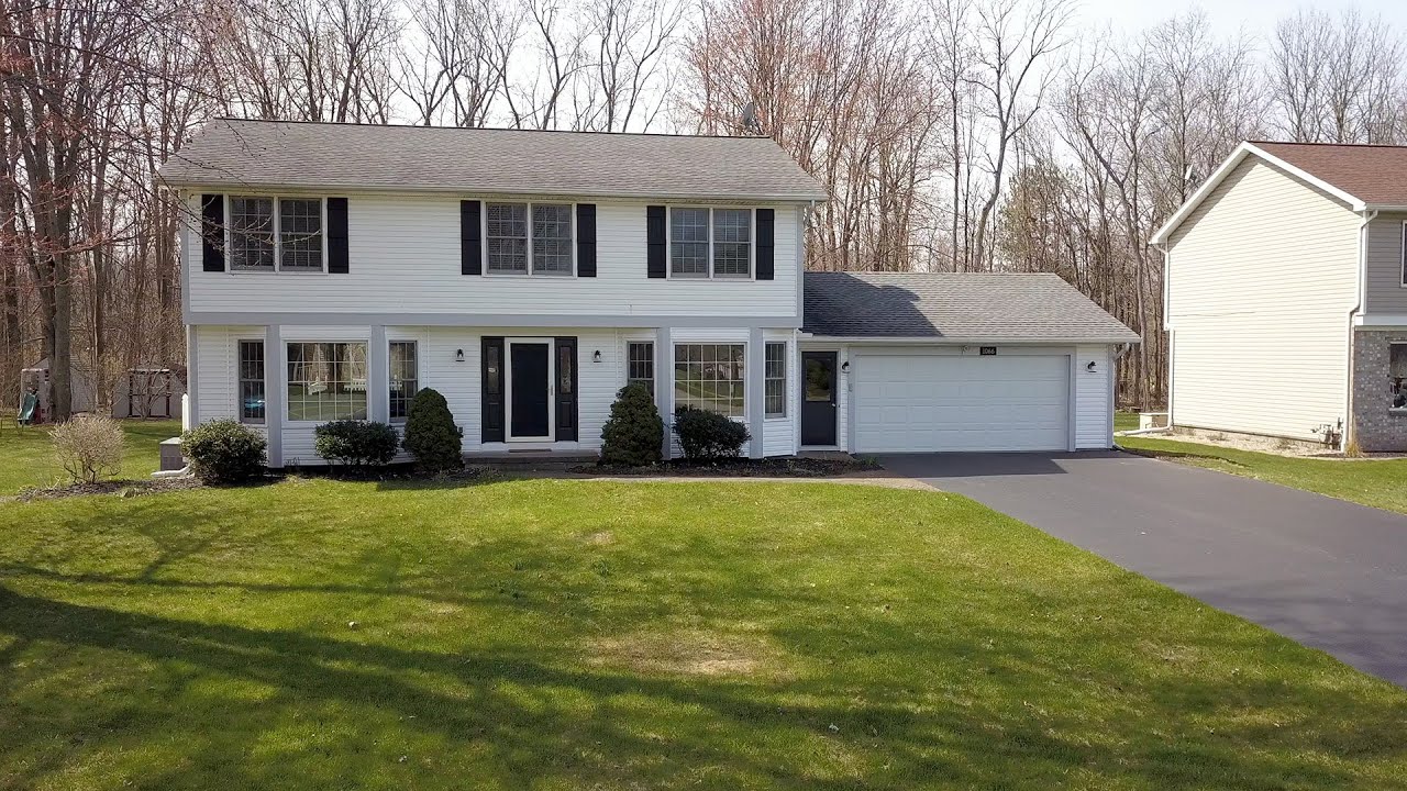1066 Macintosh Dr - Greece, NY