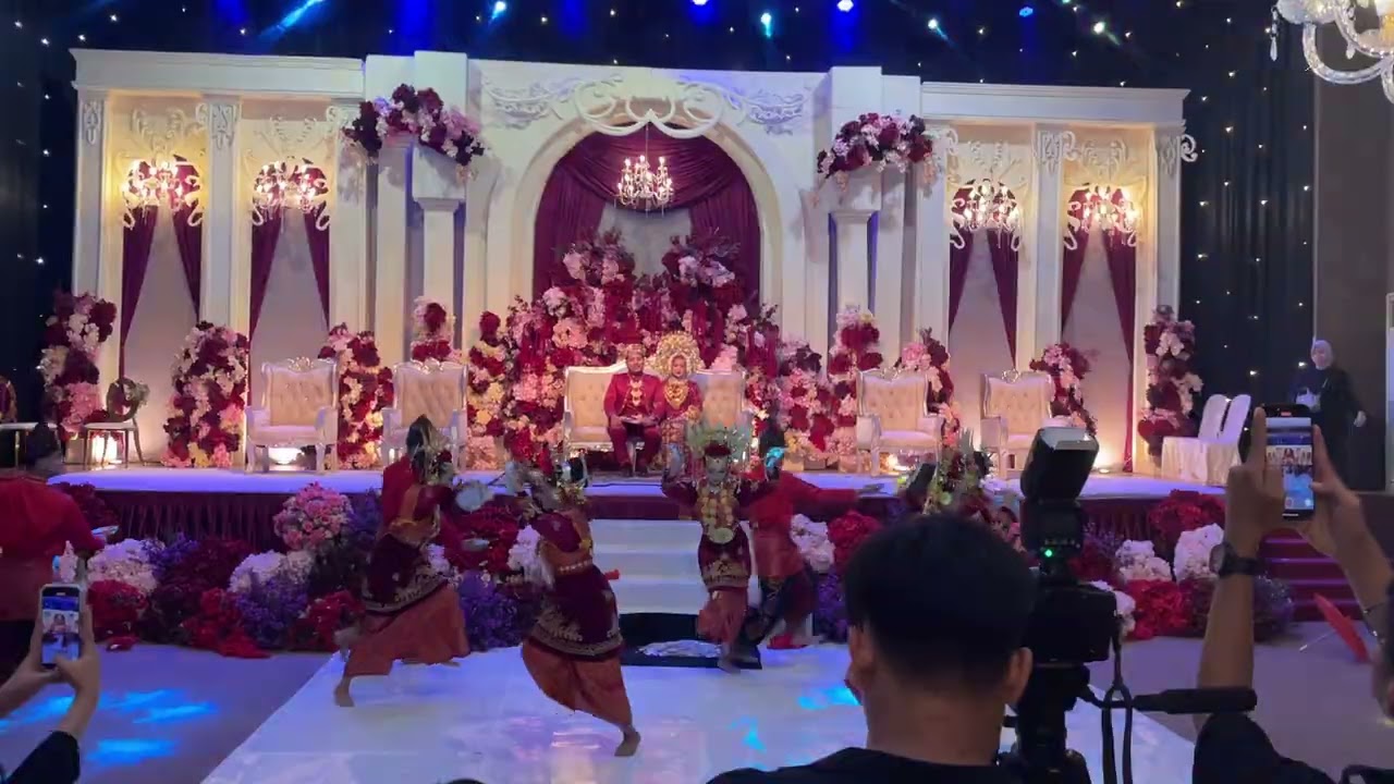 Tari Piring Lenggok Salendang