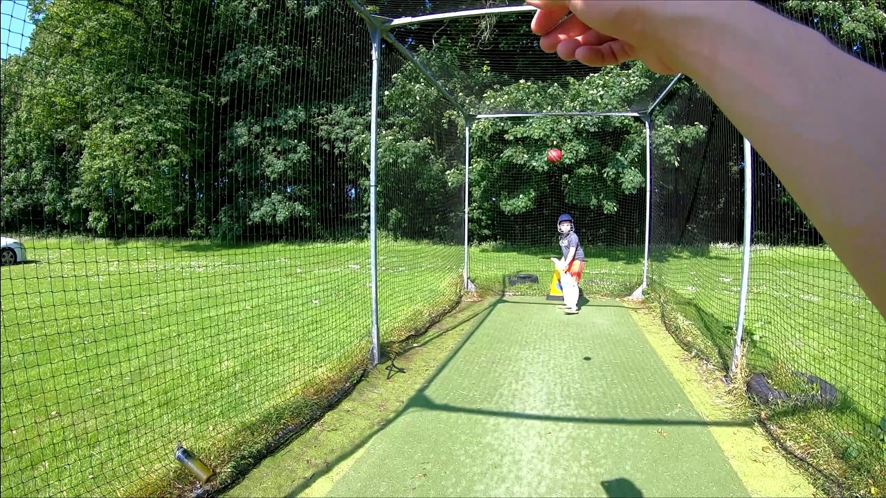 Jesus Christ Ollie finding the middle of the bat cricket slow mo