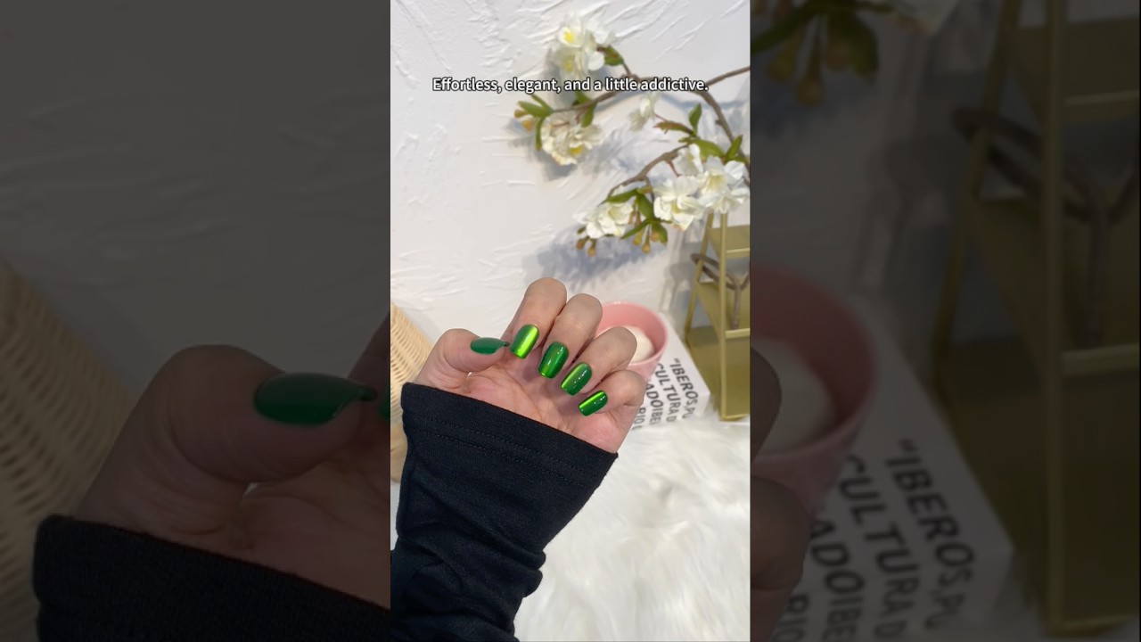 Less glitter, more grace 💅 keep it classy with pressonnails 💫 