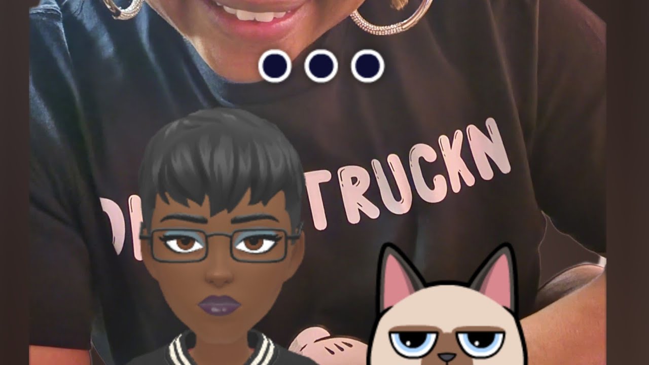 Не любит советов: Как там дела с бизнесом по продаже футболок, Джунита?