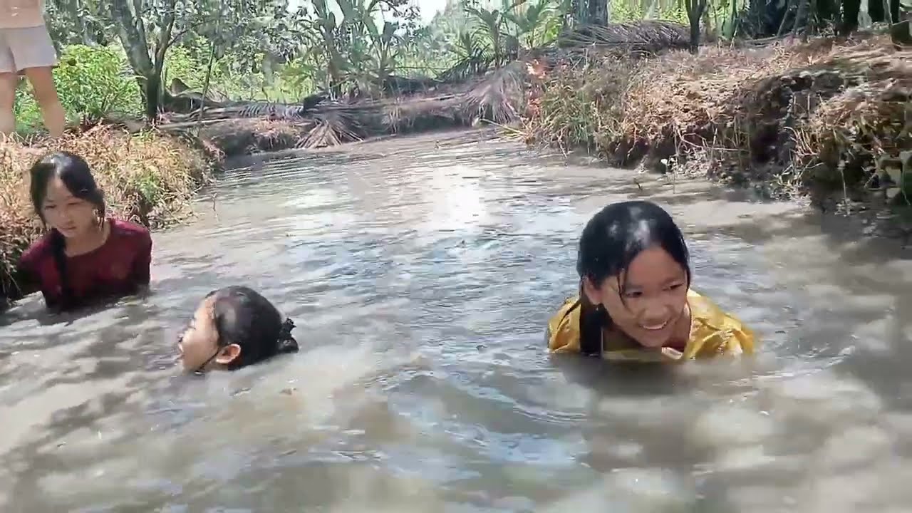 Chất Miền Tây/bắt ốc mò cua bắt cá với những em gái vùng quê.