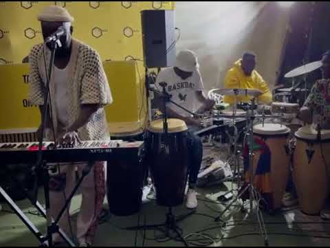 Bongani Givethanks Live at Bee Hive Cafe