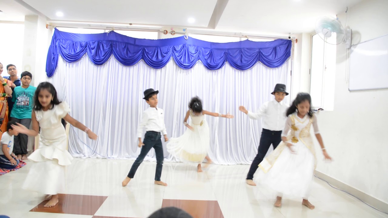 Kids Dance performance on hindi song 'Senorita..' by AV Residents - YouTube