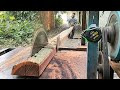 Musimnya ber-benah" merajang belahan kayu glugu buat balok untuk merenovasi rumah