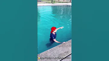 لما تاخدي اخوكي الصغير لحمام السباحة ويغرق روان ستارز 