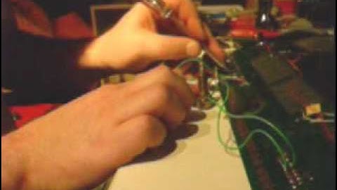 Circuit Bending! Hing-Hon EK-001 Keyboard turns into a Tuner!