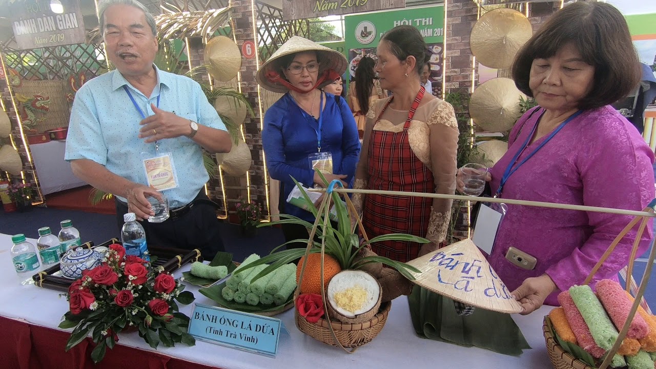 Can Tho Vietnam | CÁCH LÀM BÁNH ỐNG TRÀ VINH tại lễ hội bánh 2019 | cần thơ ký sự