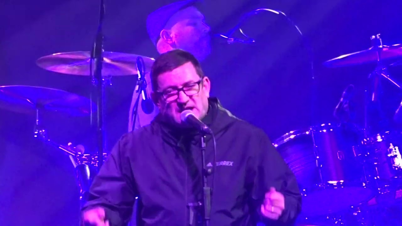 From under the covers - Paul Heaton and Jacqui Abbott - Llandudno 27/11/22