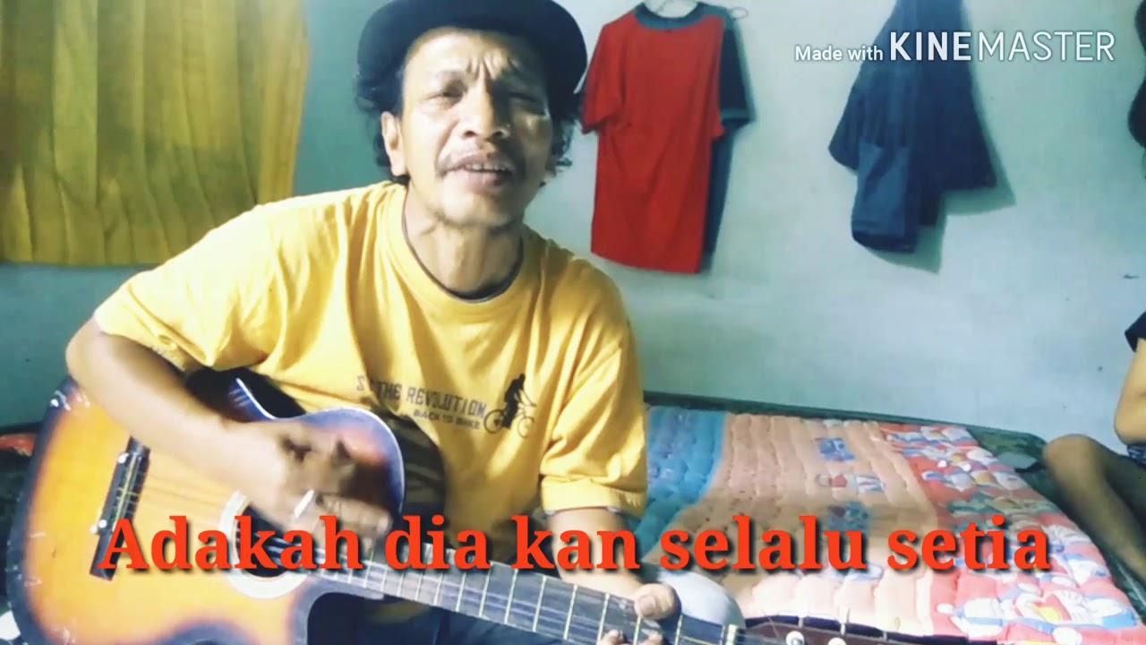 Iwan fals suara hampir mirip dengan penyanyi ini...  YouTube