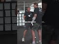 Diese Fussarbeit macht gar keinen Sinn! #selfdefensetraining #boxing #mma