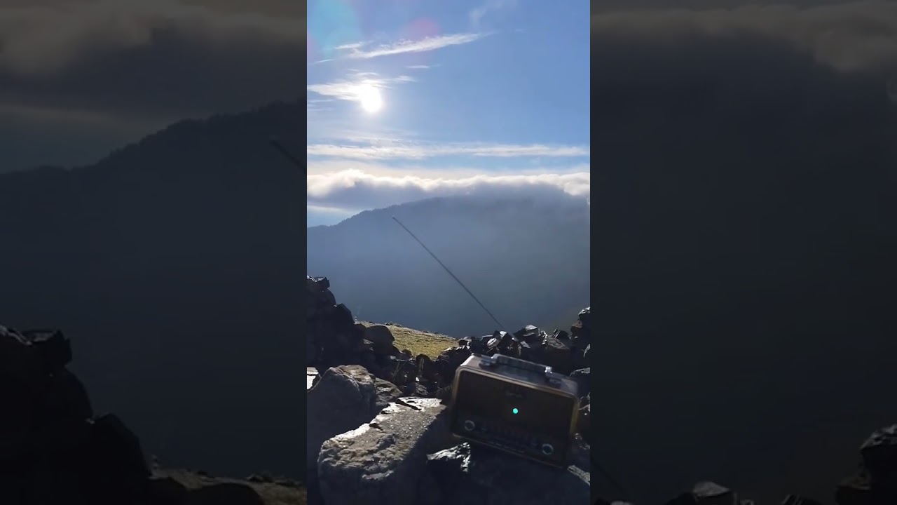 Langas Yaylasında Radyo Dinletisi