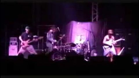 weird guitar solos (Tom Morello)