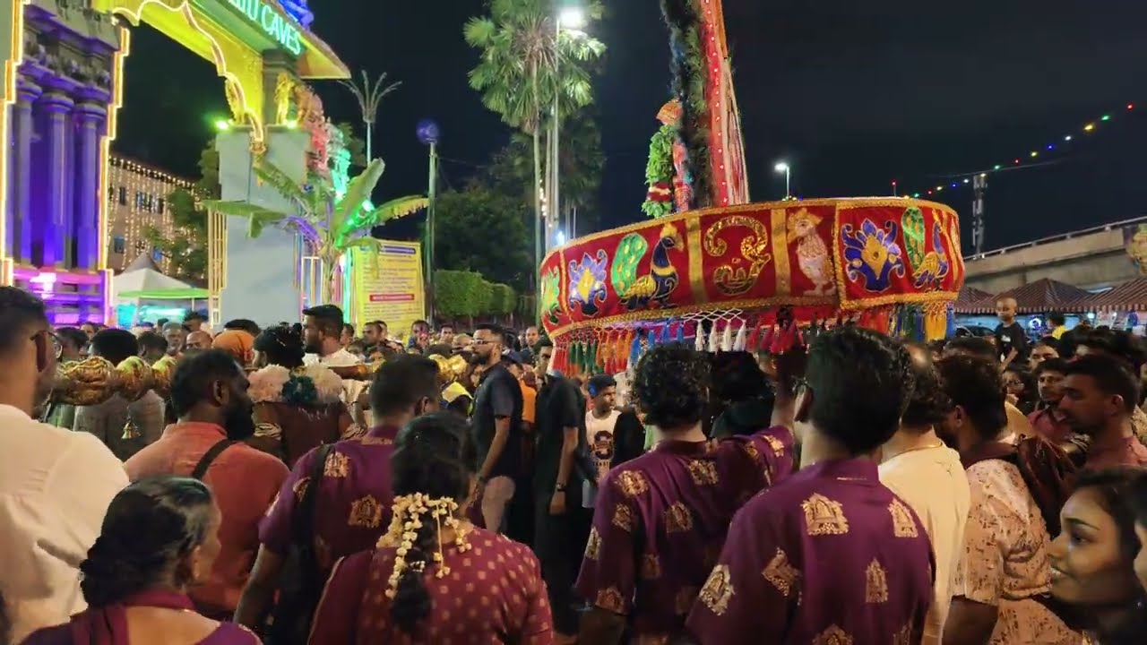 [MUST WATCH] 1 Hour Non-Stop: Beautiful Kavadis & Powerful Melams | Thaipusam 2025 Batu Caves