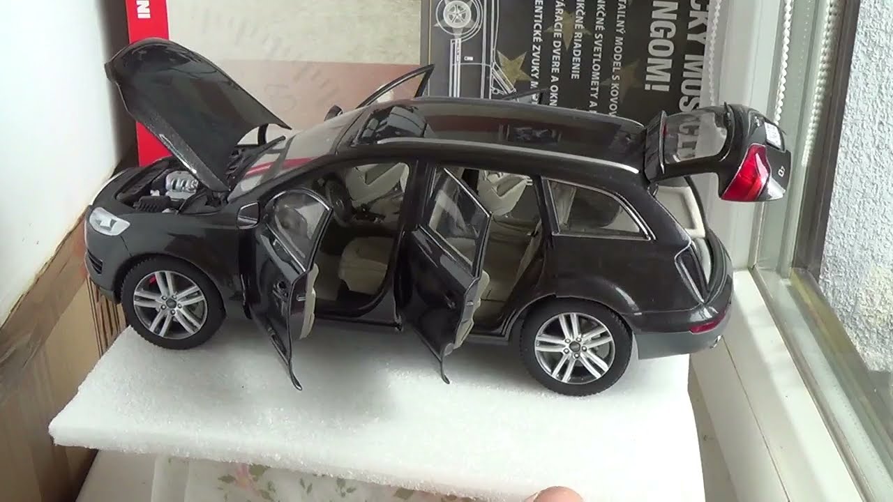 京商 1/18 Audi Q7 2009 graphite gray Townsville - Audi Q7 2009 1:18 scale Kyosho diecast fully opening