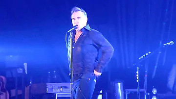 Morrissey en Chile 2012 - Action Is My Middle Name