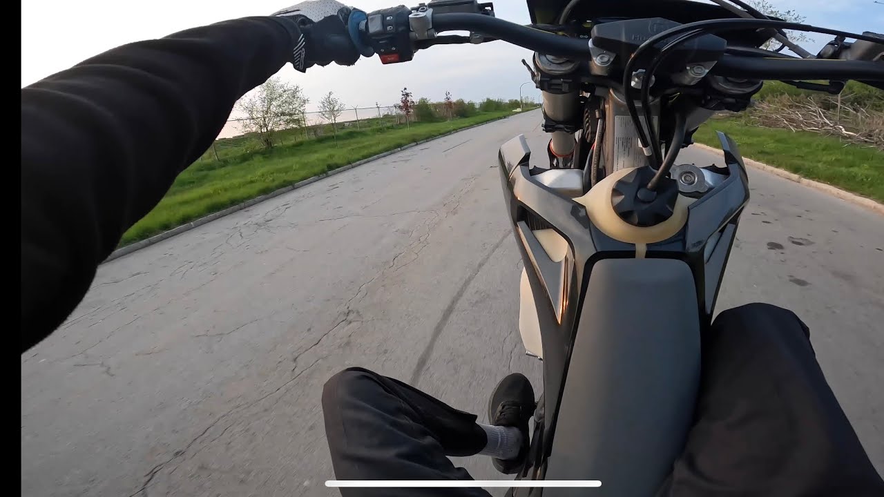 Sumo wheelies/street riding