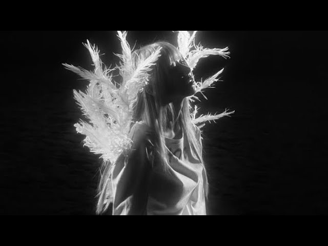 (MV) Come Over - LE SSERAFIM lyrics