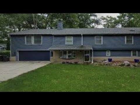 727 E Madison St, Oconomowoc, WI home video tour
