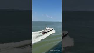 🚤 Watch This Pilot Boat Fly Across the Sea! 🌊#shorts#PilotBoat#Boat#Ships#Ocean#Sea#Marine#cruise