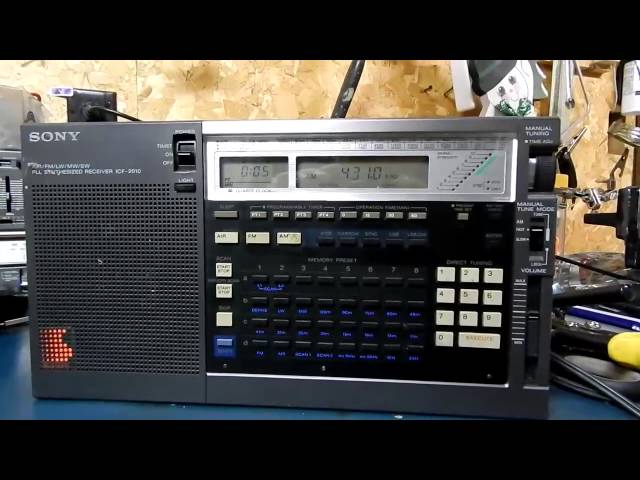 Sony icf-2010 pll synthesized Receiver*find repair* - YouTube