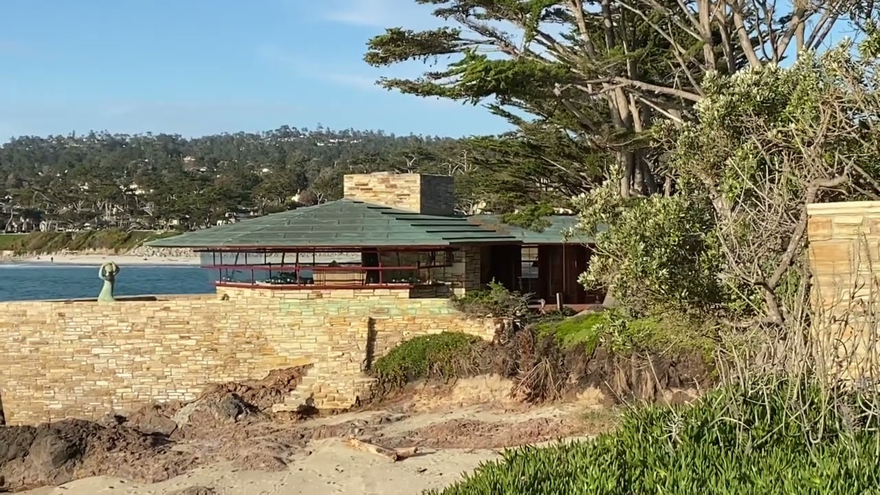 Frank Lloyd Wright - Clinton Walker House