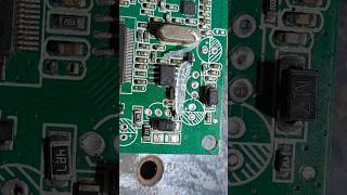 Easy Way to Desolder a Component - Soldering Hack Tips #shorts #technology #trending #viralvideo