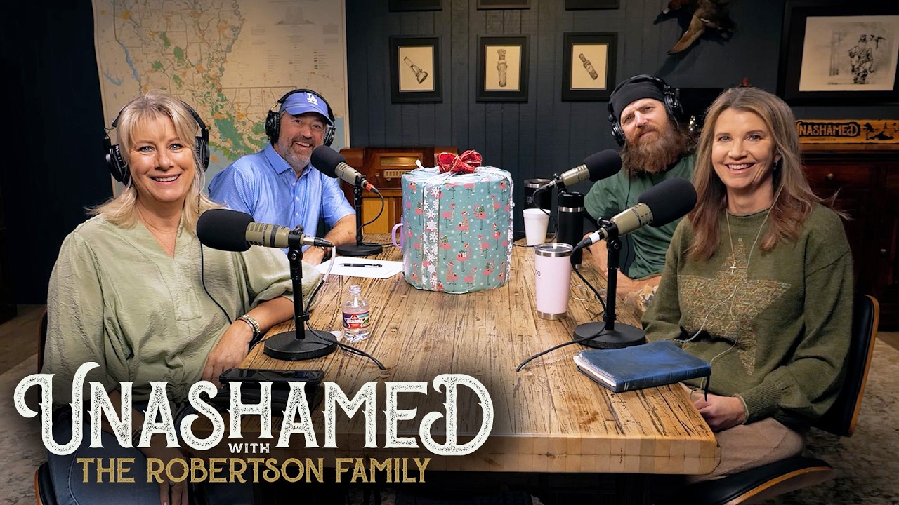 The Robertson Wives Spill All the Secret Family Christmas Traditions | 1235