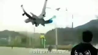 Dünyanın En Komik Uçak Videosu... Kanat Çırpan Uçak...