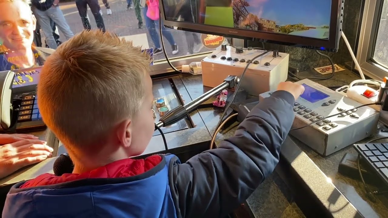 Ik mag KERMISATTRACTIE POWERSURGE BESTUREN op kermis Echt (Limburg) supercool!