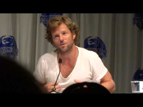 Dragon*Con Day 3 - Jamie's Asked if He Would Have Preferred Keeping his British Accent, on BSG