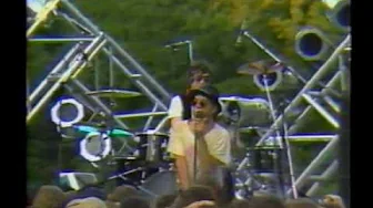 R.E.M. - Seven Chinese Brothers (Raleigh 1985) R.E.M. - Seven Chinese Brothers (Raleigh 1985)