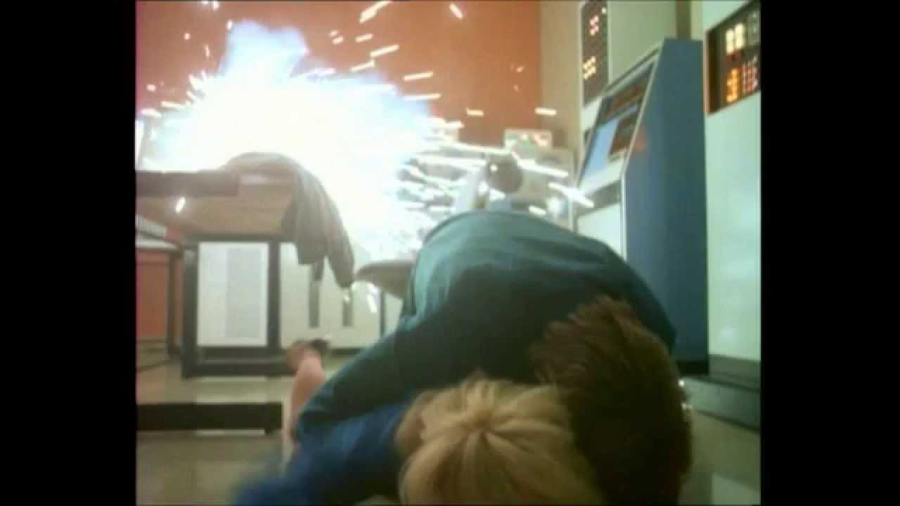 Screencapture Video MacGyver - I Run To You - YouTube