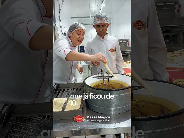 Pastel de Qualidade: Veja a Massa Mágica na Fritura 🥟🔥